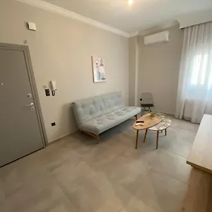 https://apt-agias-sofias-city-center.hotelschalkidiki.net