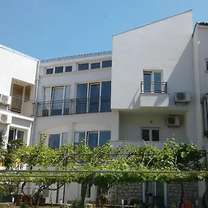 foglaljon itt