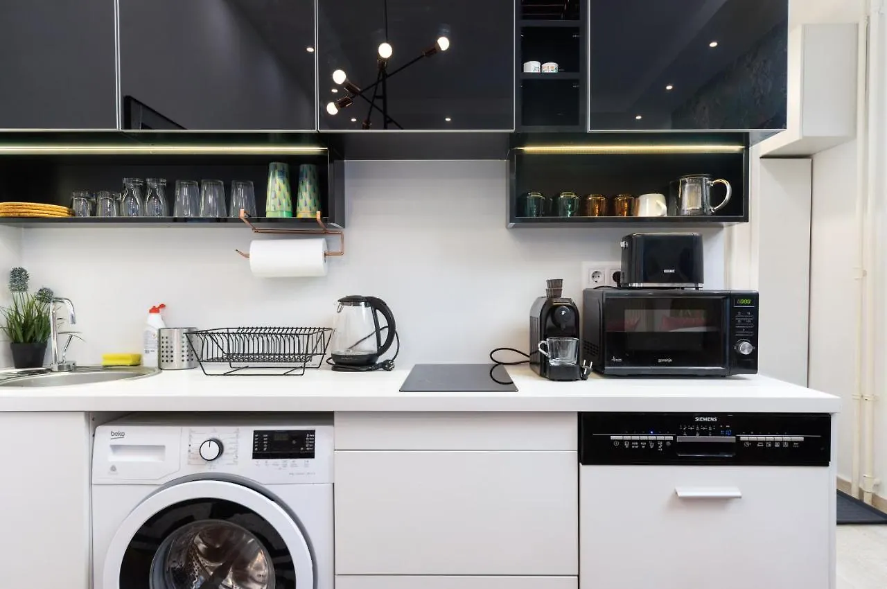 Economy Downtown Design Apartments - Free Parking - Balcony - Super Puplic Transport - Ac Budapest Hungary