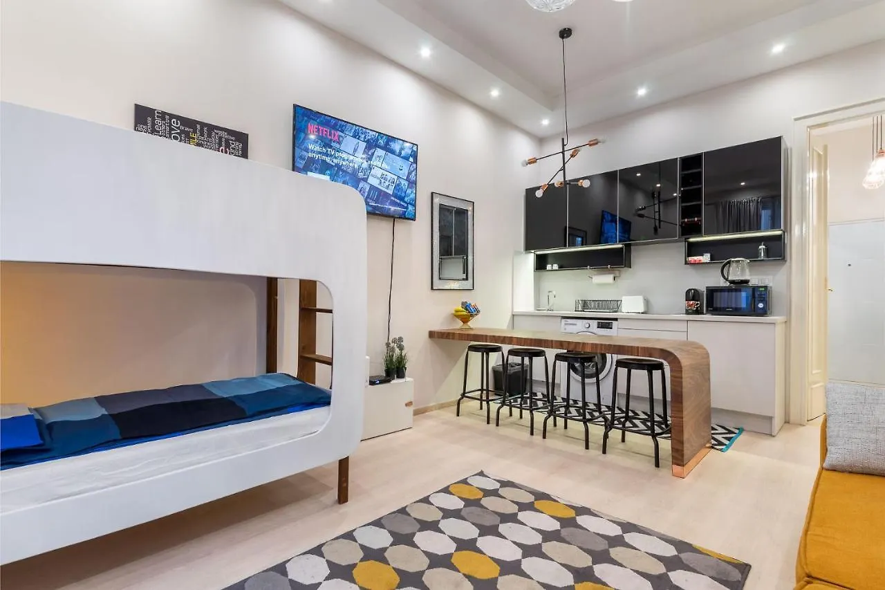 Economy Downtown Design Apartments - Free Parking - Balcony - Super Puplic Transport - Ac Budapest 0*,