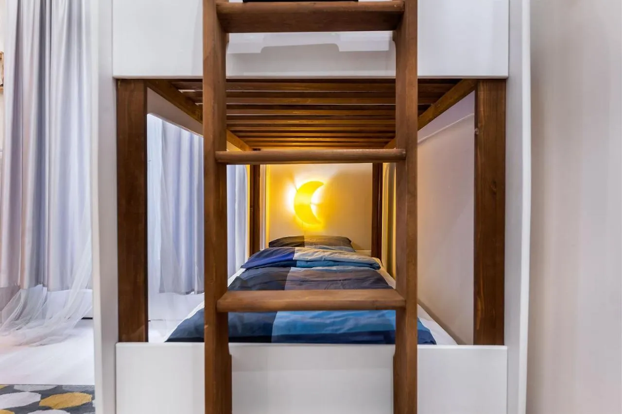 Economy Downtown Design Apartments - Free Parking - Balcony - Super Puplic Transport - Ac Budapest 0*,  Hungary