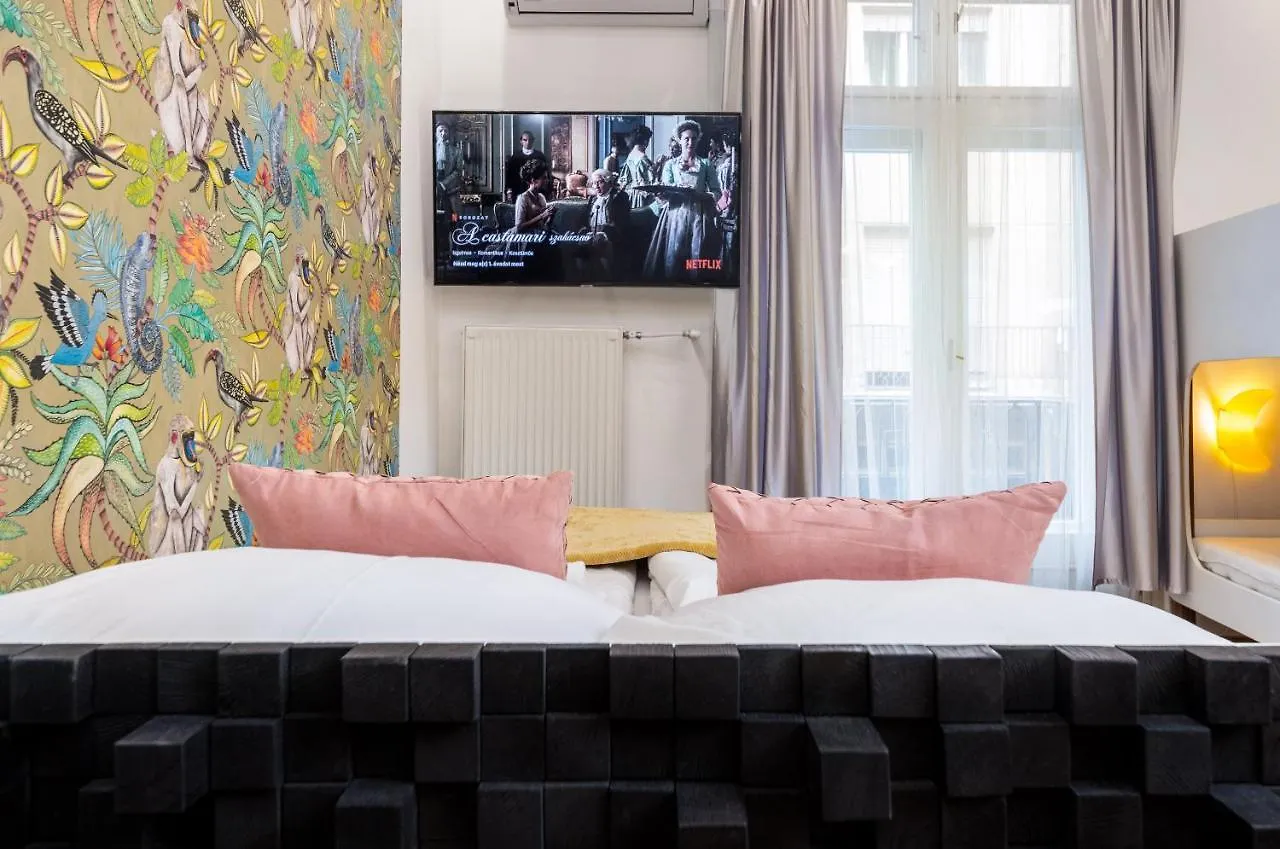 Economy Downtown Design Apartments - Free Parking - Balcony - Super Puplic Transport - Ac Budapest